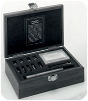Economy mechanical calibration kit, DC to 50 GHz, 2.4 mm